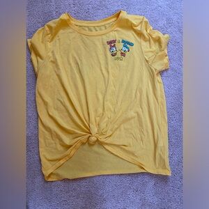 Disney Donald and Daisy Duck yellow shirt XL